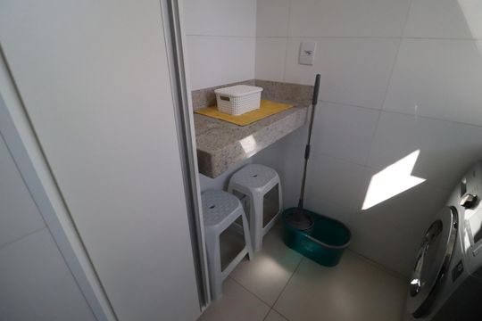 Cozinha e Área de Serviço de apartamento para alugar com 2 quartos, 65m² em Tibery, Uberlândia