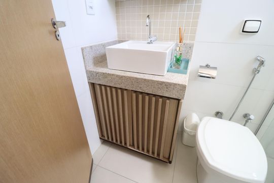 Banheiro do Quarto 2 de apartamento para alugar com 2 quartos, 65m² em Tibery, Uberlândia