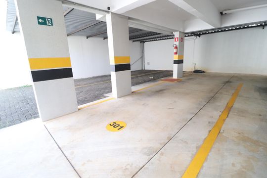 Garagem de apartamento para alugar com 2 quartos, 65m² em Tibery, Uberlândia