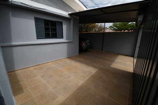 Garagem de casa à venda com 9 quartos, 367m² em Vila Industrial, Campinas