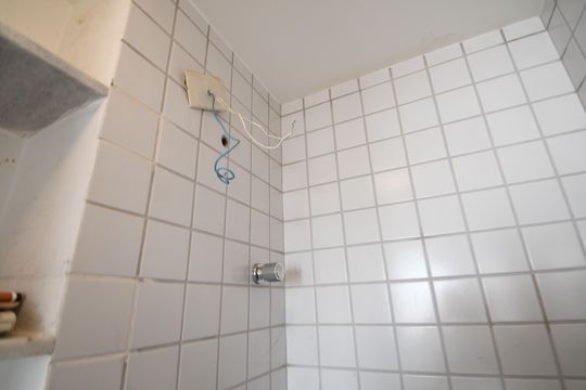 Banheiro de serviço de apartamento à venda com 4 quartos, 213m² em Loteamento Residencial Vila Bella, Campinas