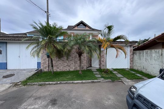 Fachada de casa de condomínio à venda com 4 quartos, 350m² em Vargem Pequena, Rio de Janeiro