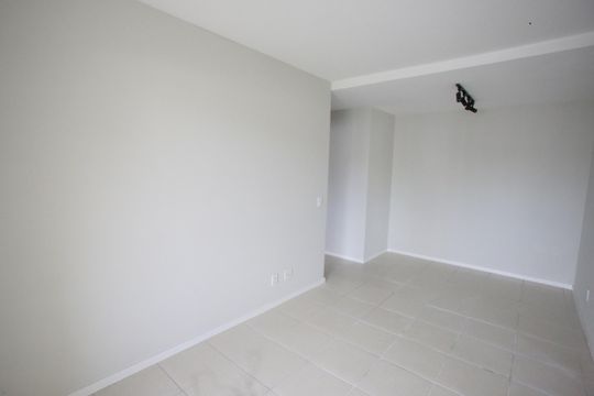 Sala de apartamento para alugar com 2 quartos, 72m² em Freguesia (jacarepaguá), Rio de Janeiro