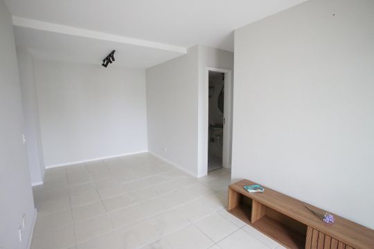 Sala de apartamento para alugar com 2 quartos, 72m² em Freguesia (jacarepaguá), Rio de Janeiro