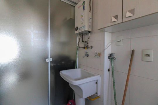 Área de serviço de apartamento à venda com 2 quartos, 66m² em Jardim Piqueroby, São Paulo
