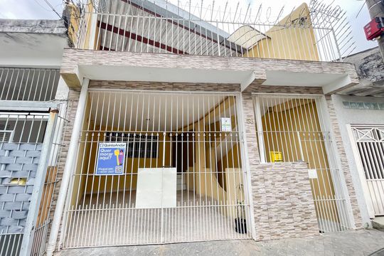 Fachada de casa para alugar com 4 quartos, 220m² em Jaguaribe, Osasco