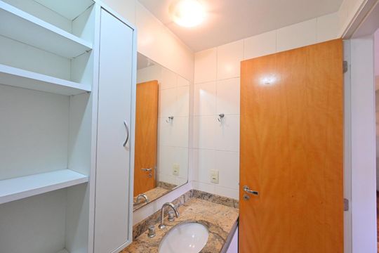 Banheiro Social de apartamento para alugar com 2 quartos, 55m² em Mirandópolis, São Paulo