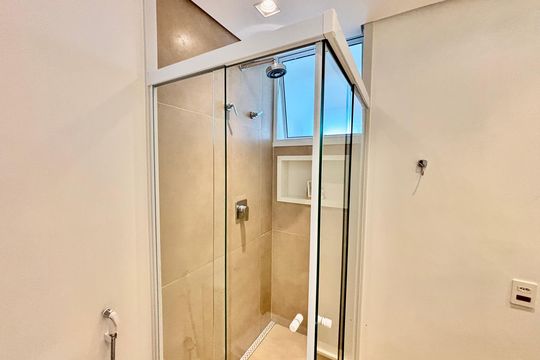 Banheiro da Suíte de apartamento para alugar com 2 quartos, 139m² em Jardim Paulista, São Paulo