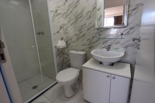 Banheiro de apartamento à venda com 2 quartos, 44m² em Vila Prudente, São Paulo