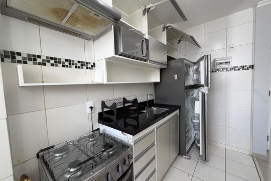 Cozinha de apartamento para alugar com 2 quartos, 50m² em Jacarepaguá, Rio de Janeiro