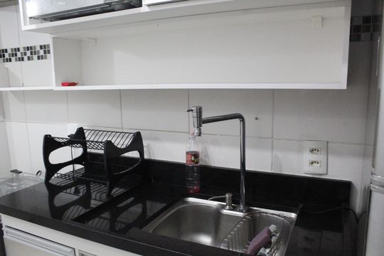 Cozinha de apartamento para alugar com 2 quartos, 50m² em Jacarepaguá, Rio de Janeiro