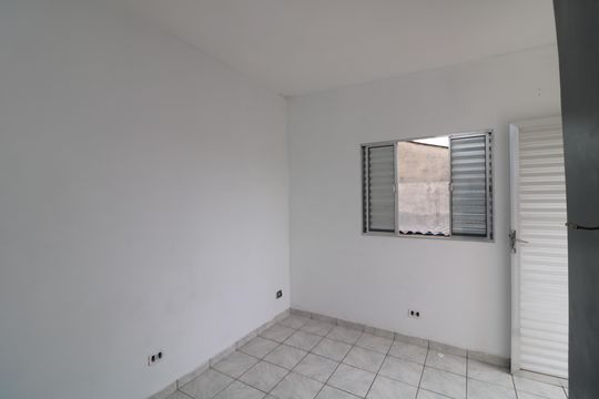 Suíte  de casa à venda com 3 quartos, 110m² em Jardim Itápolis, São Paulo