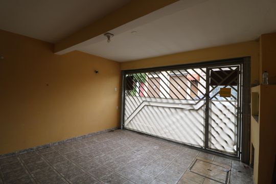 Garagem de casa à venda com 3 quartos, 110m² em Jardim Itápolis, São Paulo