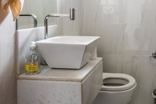 Casa à venda com 2 quartos, 570m² em Pampulha, Belo Horizonte
