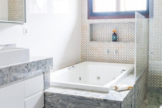 Casa à venda com 2 quartos, 570m² em Pampulha, Belo Horizonte