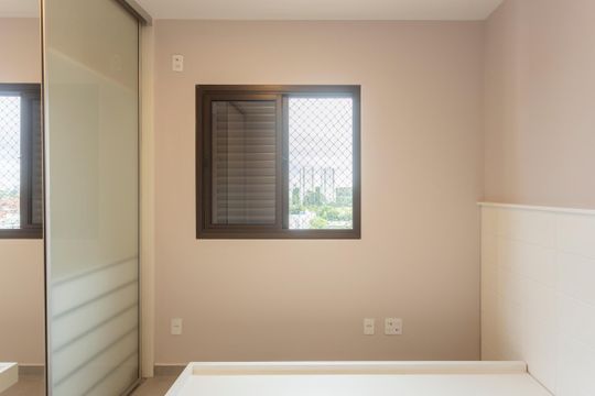 Quarto 1 de apartamento para alugar com 2 quartos, 52m² em Jardim Itapeva, São Paulo