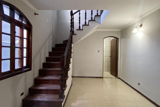 Casa à venda com 3 quartos, 250m² em Bussocaba, Osasco