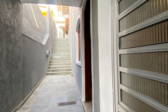 Área externa de casa à venda com 3 quartos, 250m² em Bussocaba, Osasco