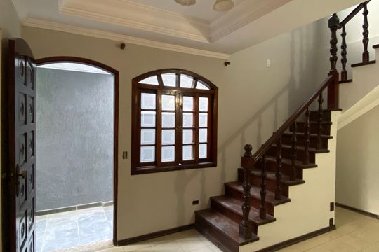 Sala de casa à venda com 3 quartos, 250m² em Bussocaba, Osasco