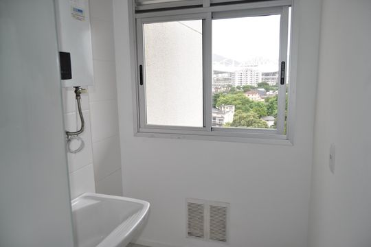 Área de Serviço de apartamento à venda com 2 quartos, 57m² em Todos Os Santos, Rio de Janeiro