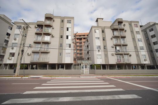 Fachada  de apartamento para alugar com 1 quarto, 42m² em Abraão, Florianópolis