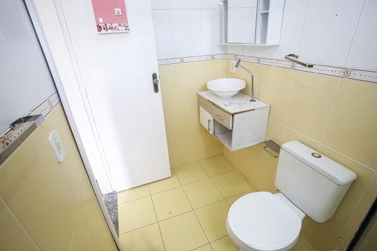 Banheiro da Suíte 2 de casa para alugar com 2 quartos, 123m² em Taquara, Rio de Janeiro