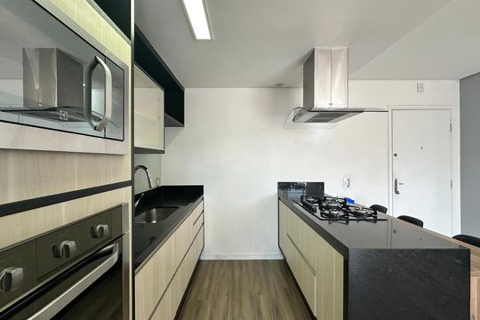 Cozinha de apartamento para alugar com 1 quarto, 54m² em Jardim do Líbano, Barueri