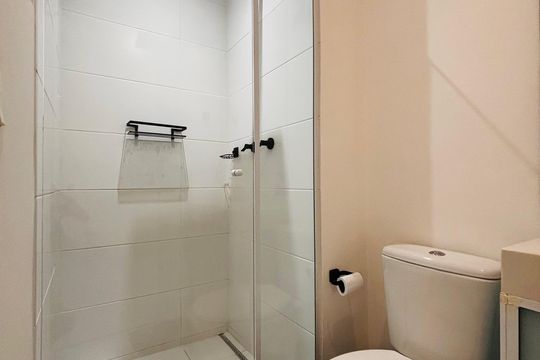 Banheiro de apartamento para alugar com 2 quartos, 60m² em Alphaville Empresarial, Barueri
