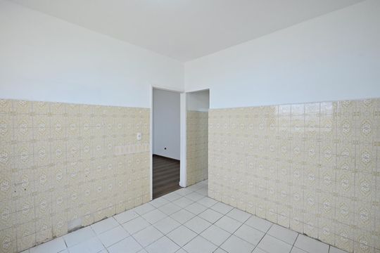Cozinha da Casa 1 de casa para alugar com 4 quartos, 50m² em Jardim Maria Virginia, São Paulo