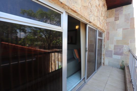 Sacada de casa para alugar com 4 quartos, 300m² em Jardim Avelino, São Paulo
