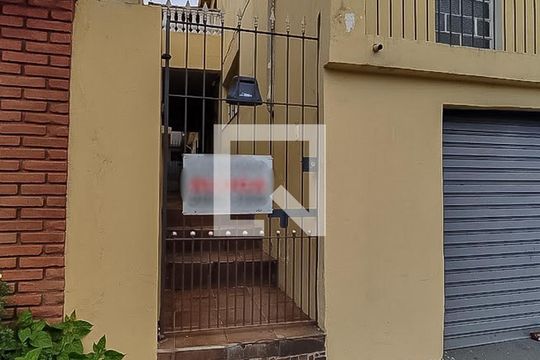 Fachada de casa para alugar com 1 quarto, 35m² em Vila Brasílio Machado, São Paulo