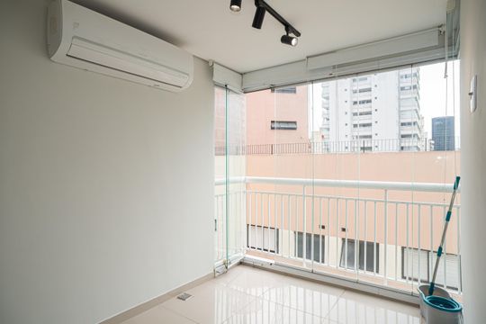 Varanda  de kitnet/studio à venda com 1 quarto, 46m² em Bela Vista, São Paulo
