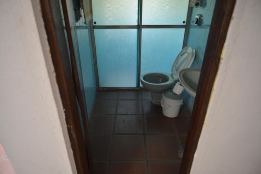 Banheiro de serviço de casa à venda com 5 quartos, 180m² em Campestre, Santo André