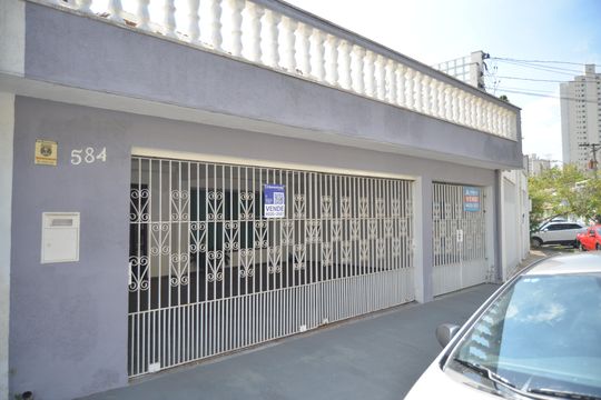Fachada de casa à venda com 5 quartos, 180m² em Campestre, Santo André