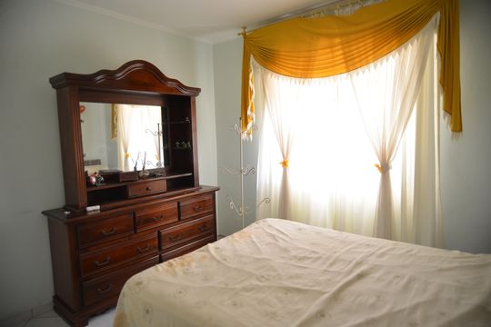 Quarto 4 de casa à venda com 5 quartos, 180m² em Campestre, Santo André