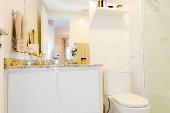 Banheiro da Suíte de apartamento para alugar com 1 quarto, 74m² em Vila Augusta, Guarulhos