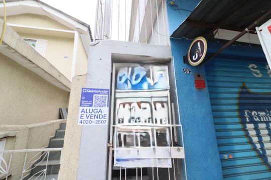 Fachada de casa à venda com 2 quartos, 70m² em Bela Vista, Osasco