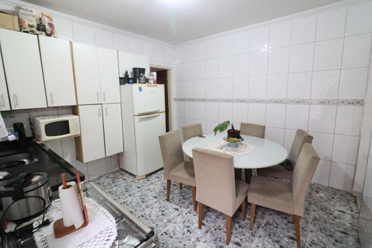 Cozinha de casa à venda com 2 quartos, 70m² em Bela Vista, Osasco