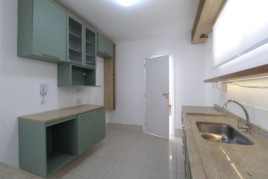 Cozinha de apartamento à venda com 2 quartos, 92m² em Vila Nova Conceição, São Paulo