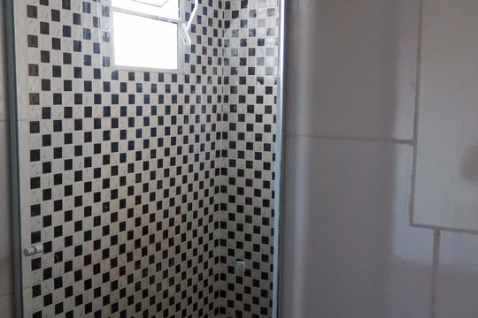 Banheiro da Suíte 2 de casa para alugar com 2 quartos, 80m² em Cidade das Flores, Osasco