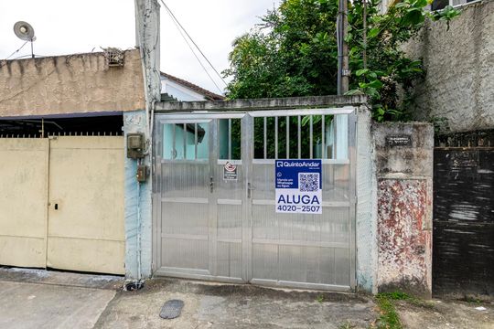 Fachada de casa para alugar com 3 quartos, 100m² em Penha, Rio de Janeiro