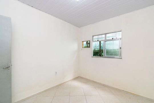 Quarto 1 de casa para alugar com 3 quartos, 100m² em Penha, Rio de Janeiro