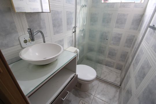 Banheiro social de apartamento à venda com 2 quartos, 47m² em Taquara, Rio de Janeiro
