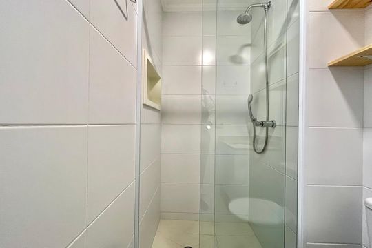 Banheiro Corredor de apartamento para alugar com 2 quartos, 63m² em Jardim Prudência, São Paulo