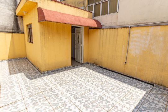 Quintal de casa à venda com 3 quartos, 140m² em Vila Diva (zona Leste), São Paulo