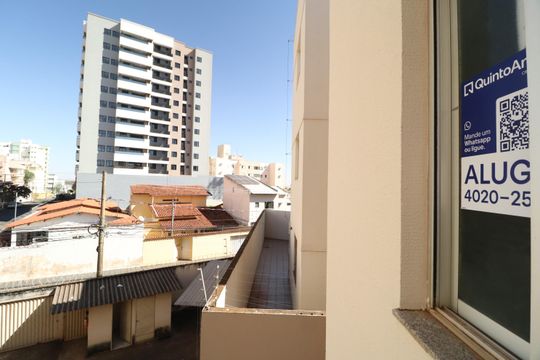 Plaquinha de apartamento para alugar com 3 quartos, 95m² em Santa Mônica, Uberlândia