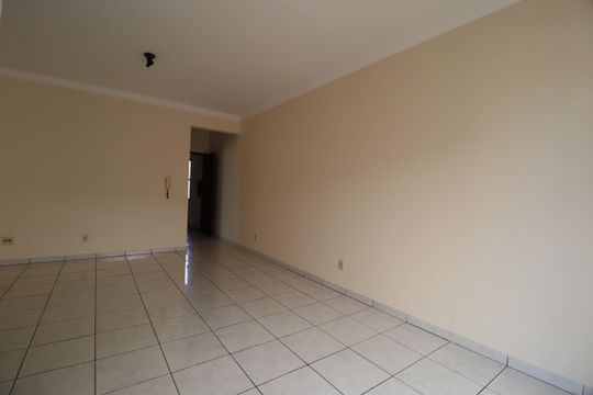 Sala de apartamento para alugar com 3 quartos, 95m² em Santa Mônica, Uberlândia