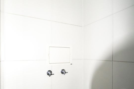 Banheiro de apartamento para alugar com 1 quarto, 23m² em Vila Esperança, São Paulo