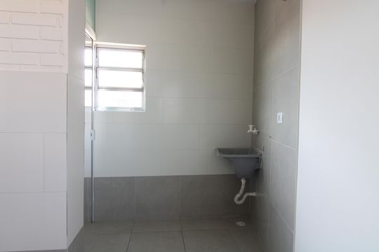 Área de Serviço de casa para alugar com 1 quarto, 74m² em Vila Fidelis Ribeiro, São Paulo