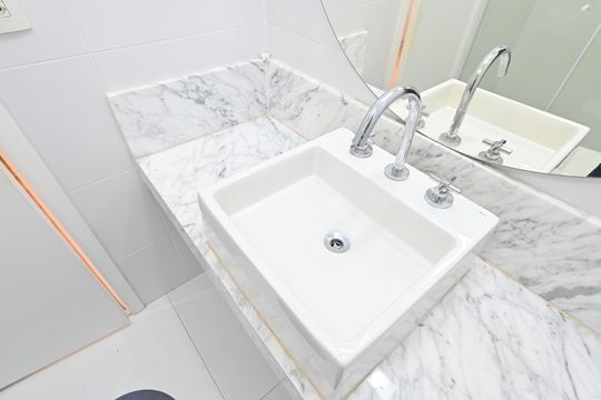 Banheiro Social de kitnet/studio para alugar com 1 quarto, 18m² em Vila Clementino, São Paulo